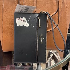Kate Spade Bunbun Bunny Medium Wristlet Wallet
COLOR: Black Multi
NWT